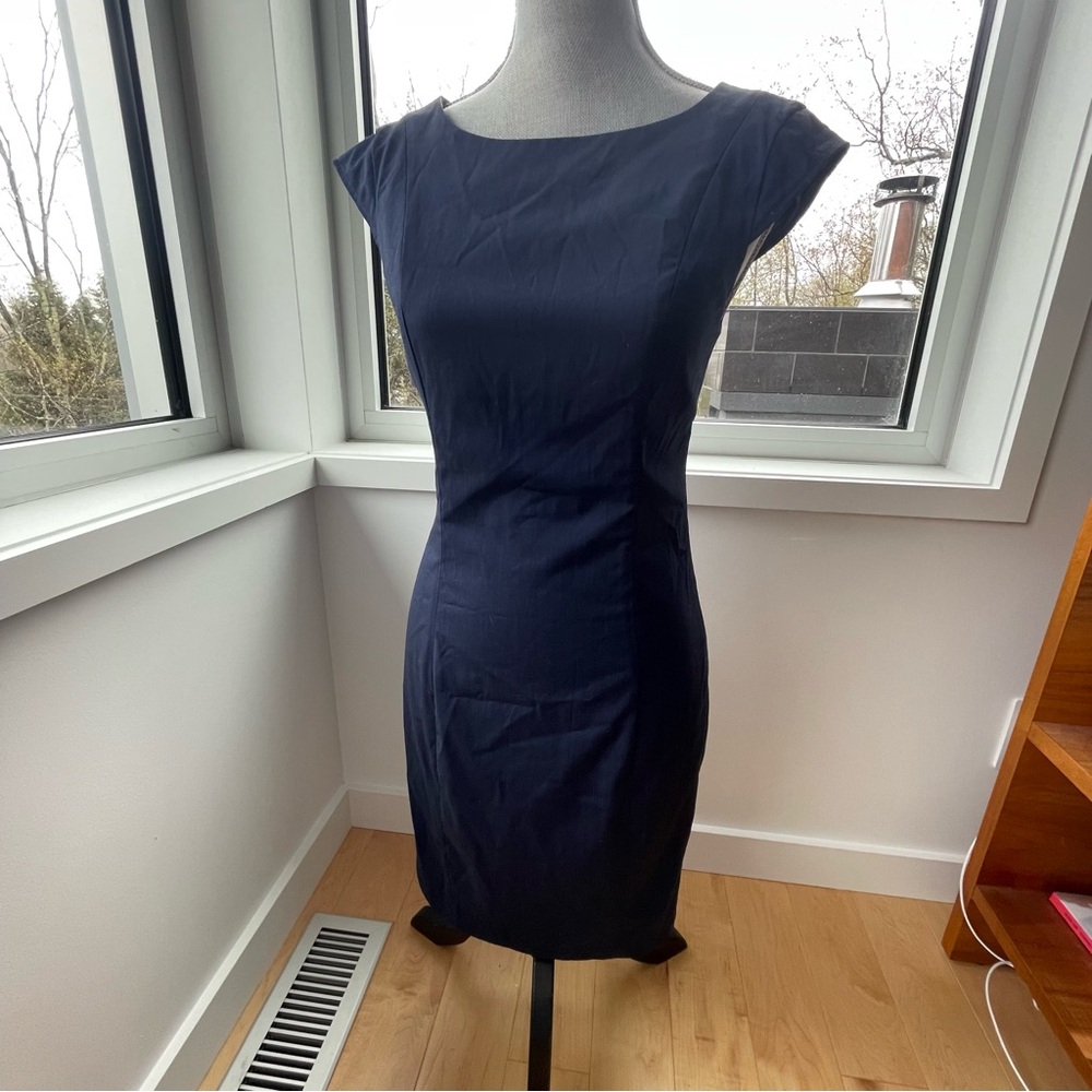 Icône navy blue midi dress